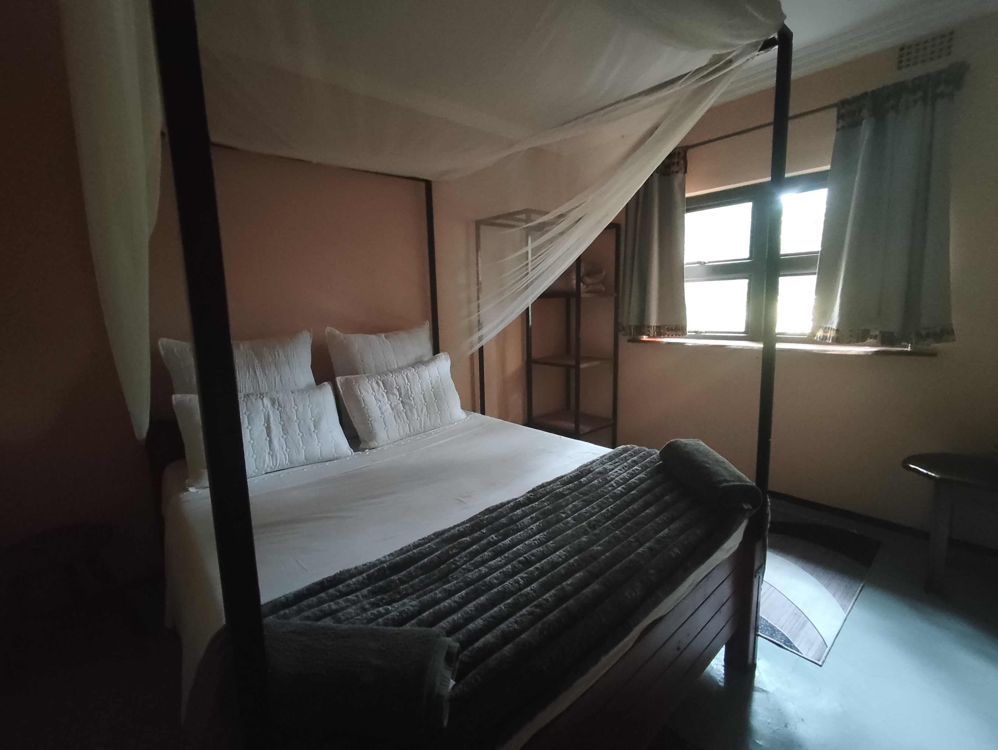 Sipa – four-poster bedroom